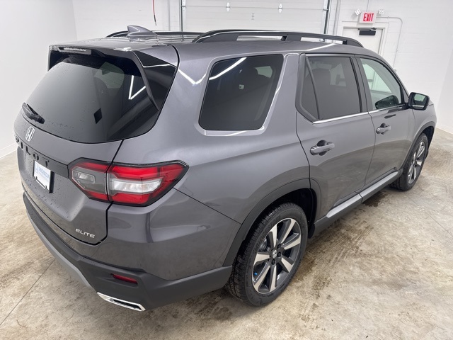 2025 Honda Pilot Elite photo 3