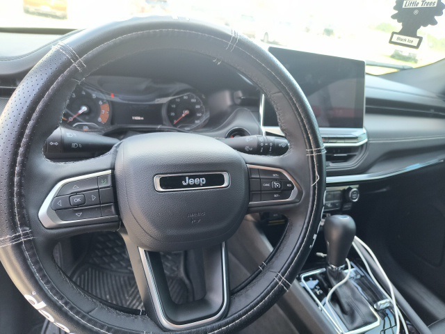 2024 Jeep Compass Latitude photo 13