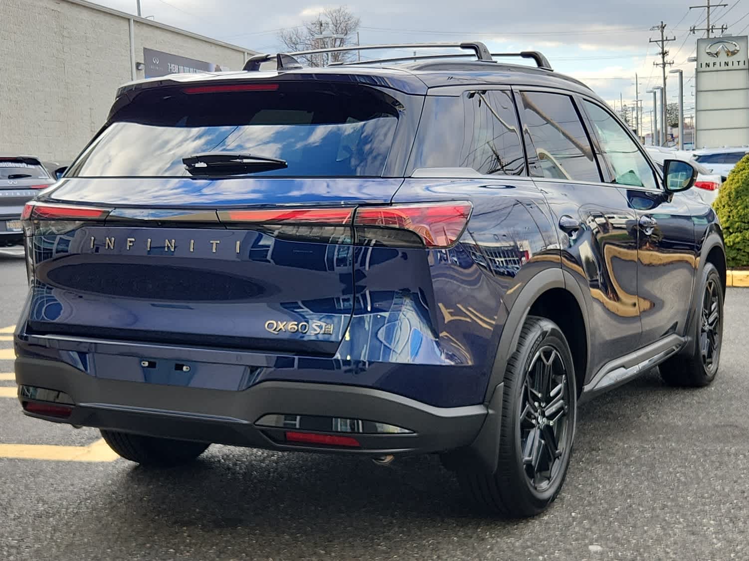 2026 Infiniti QX60 Luxe photo 2