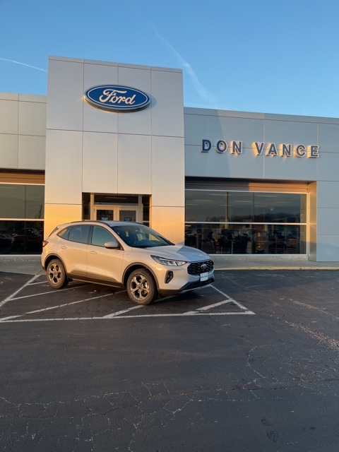 2026 Ford Escape ST-Line Select's photo