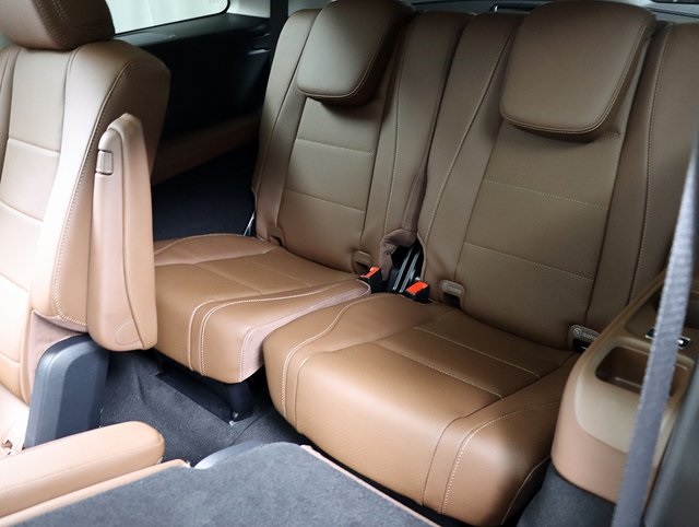 2026 Mercedes Benz GLS 450 4MATIC photo 13