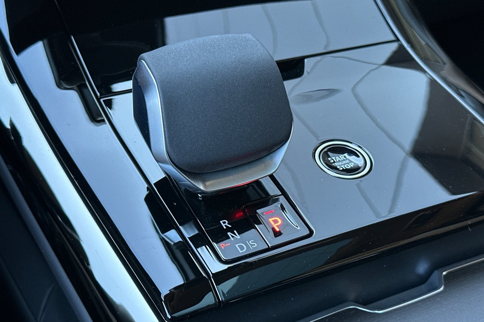 2025 Land Rover Range Rover Sport SE photo 21
