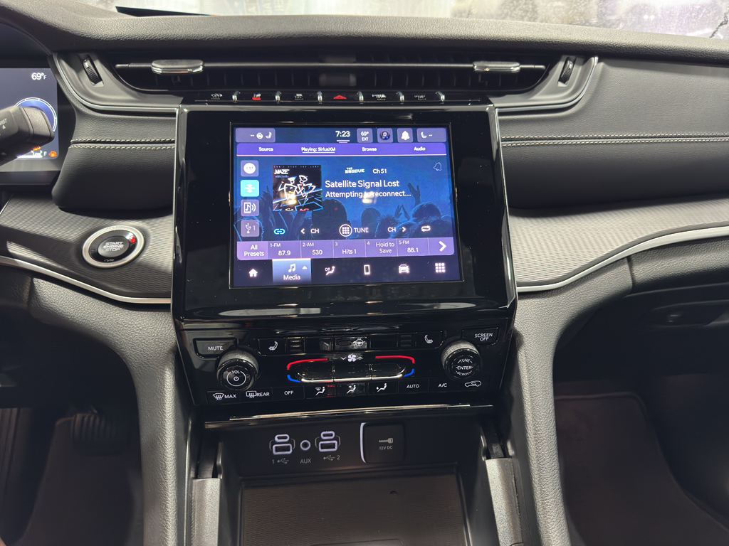 2025 Jeep Grand Cherokee Altitude X photo 32