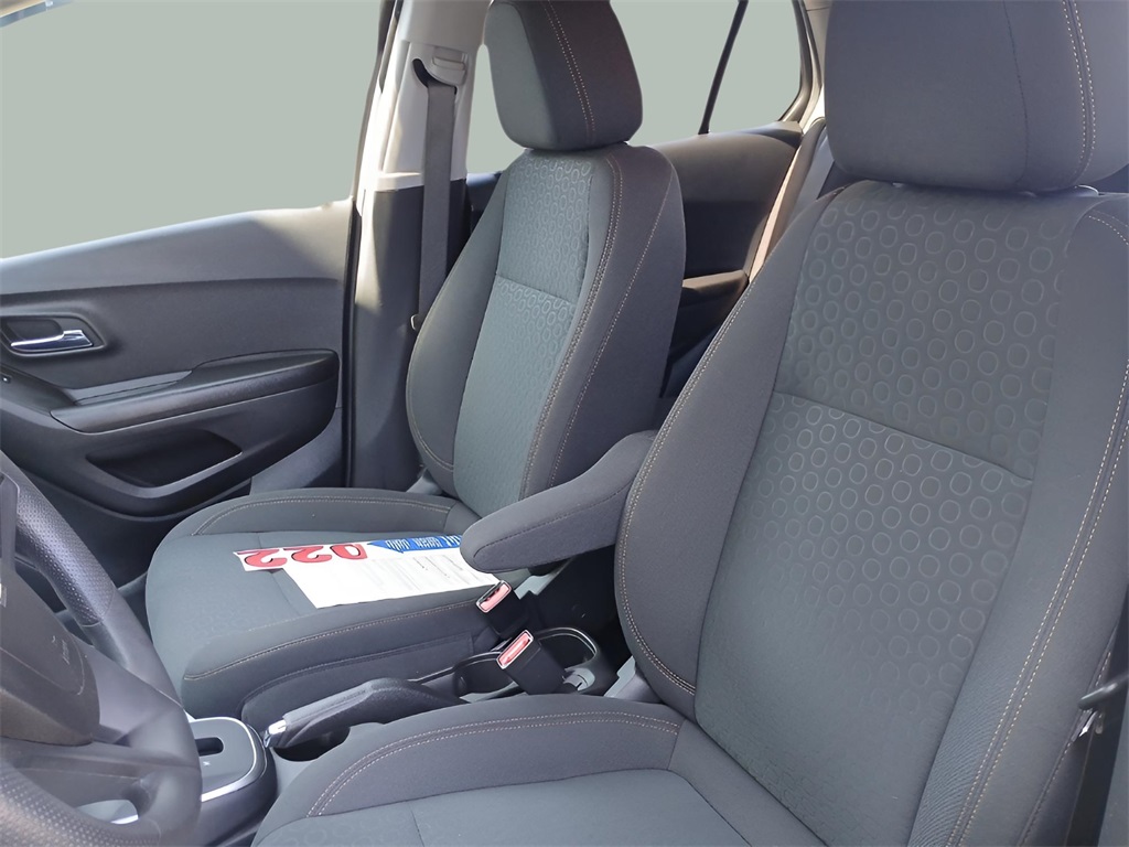 2022 Chevrolet Trax LS photo 20