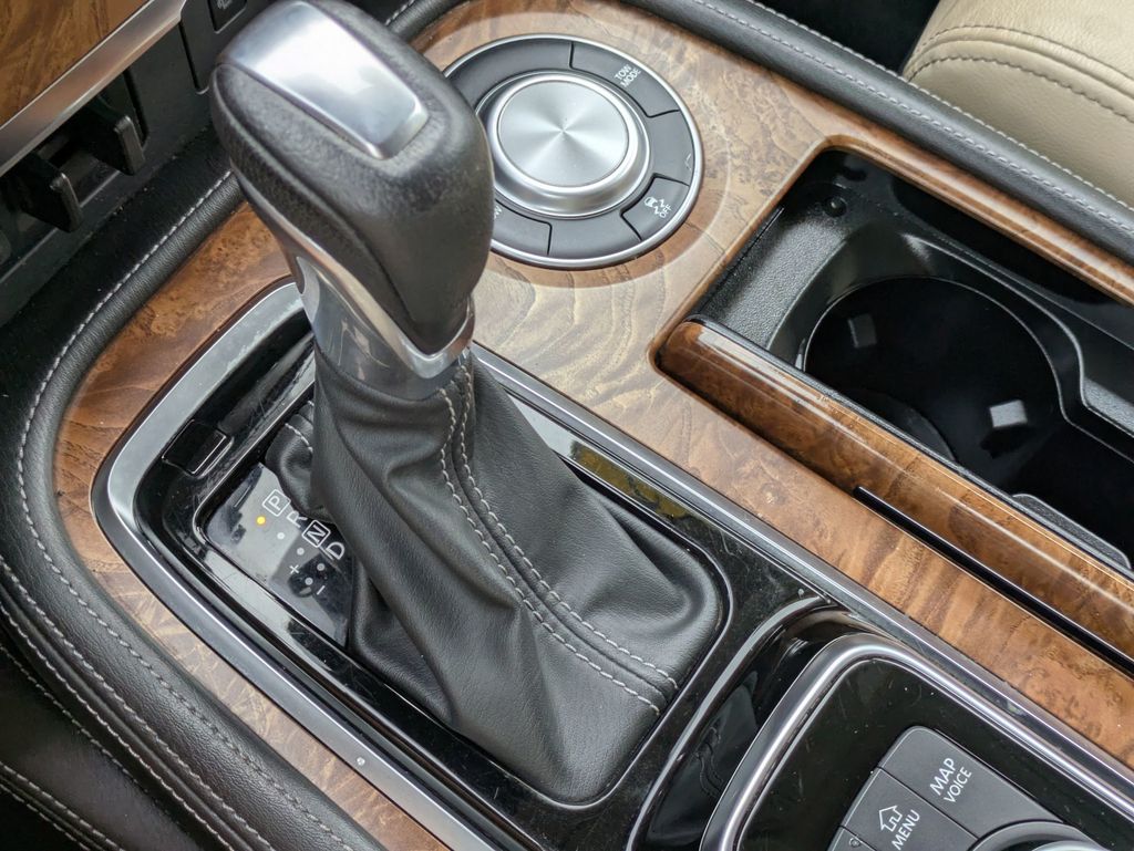 2022 Nissan Armada SL photo 19