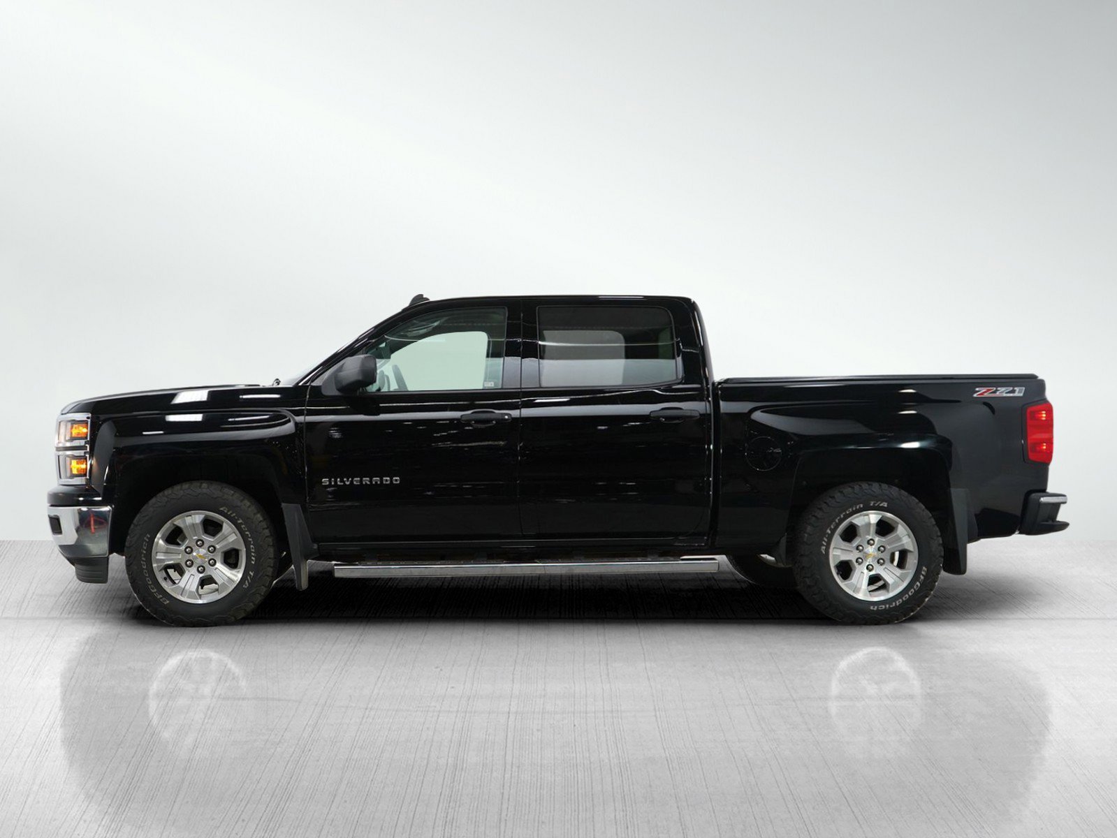 Used 2014 Chevrolet Silverado 1500 2LT with VIN 3GCUKREC8EG163162 for sale in Bloomington, Minnesota