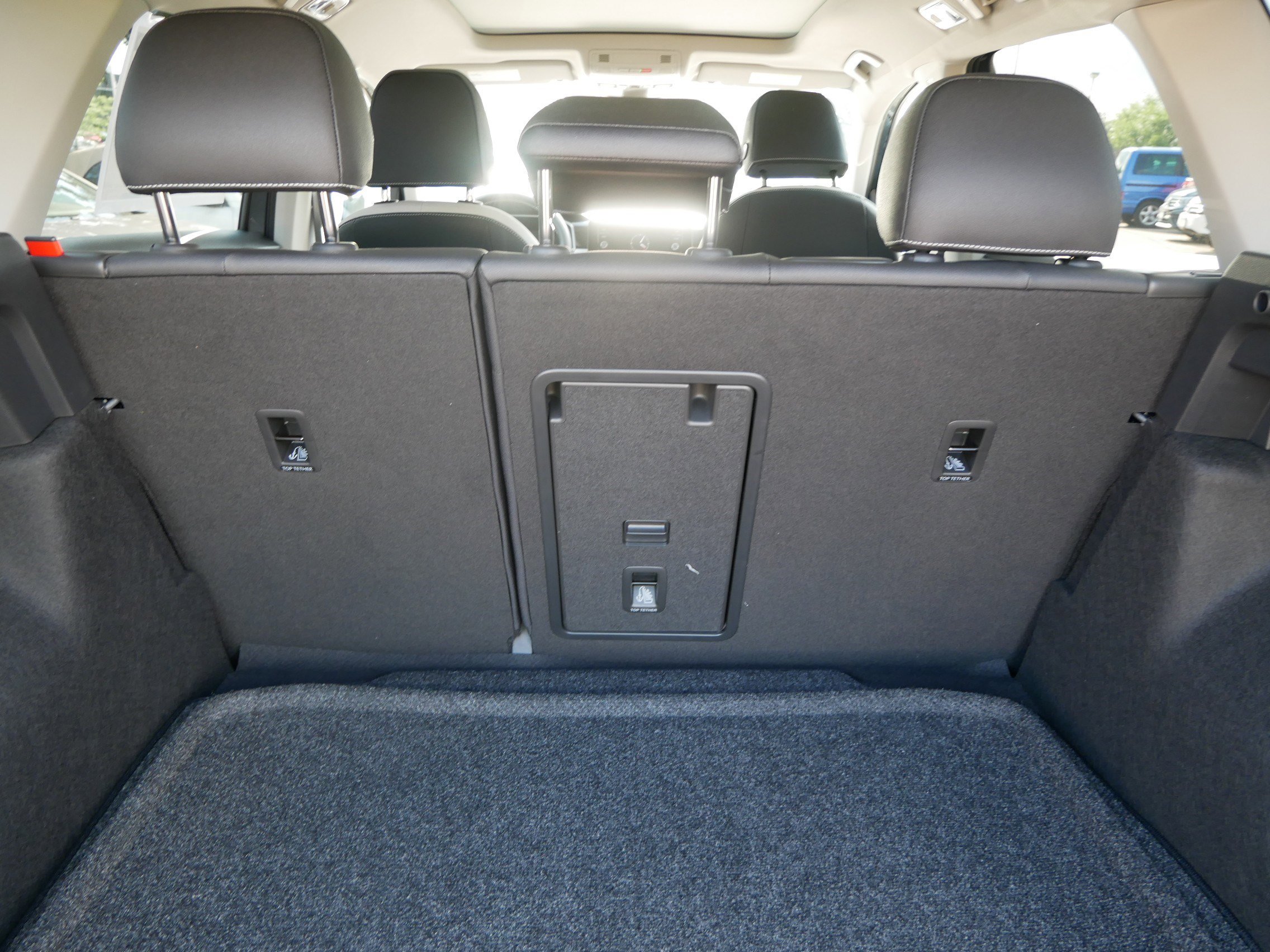 2025 Volkswagen Taos SE photo 6