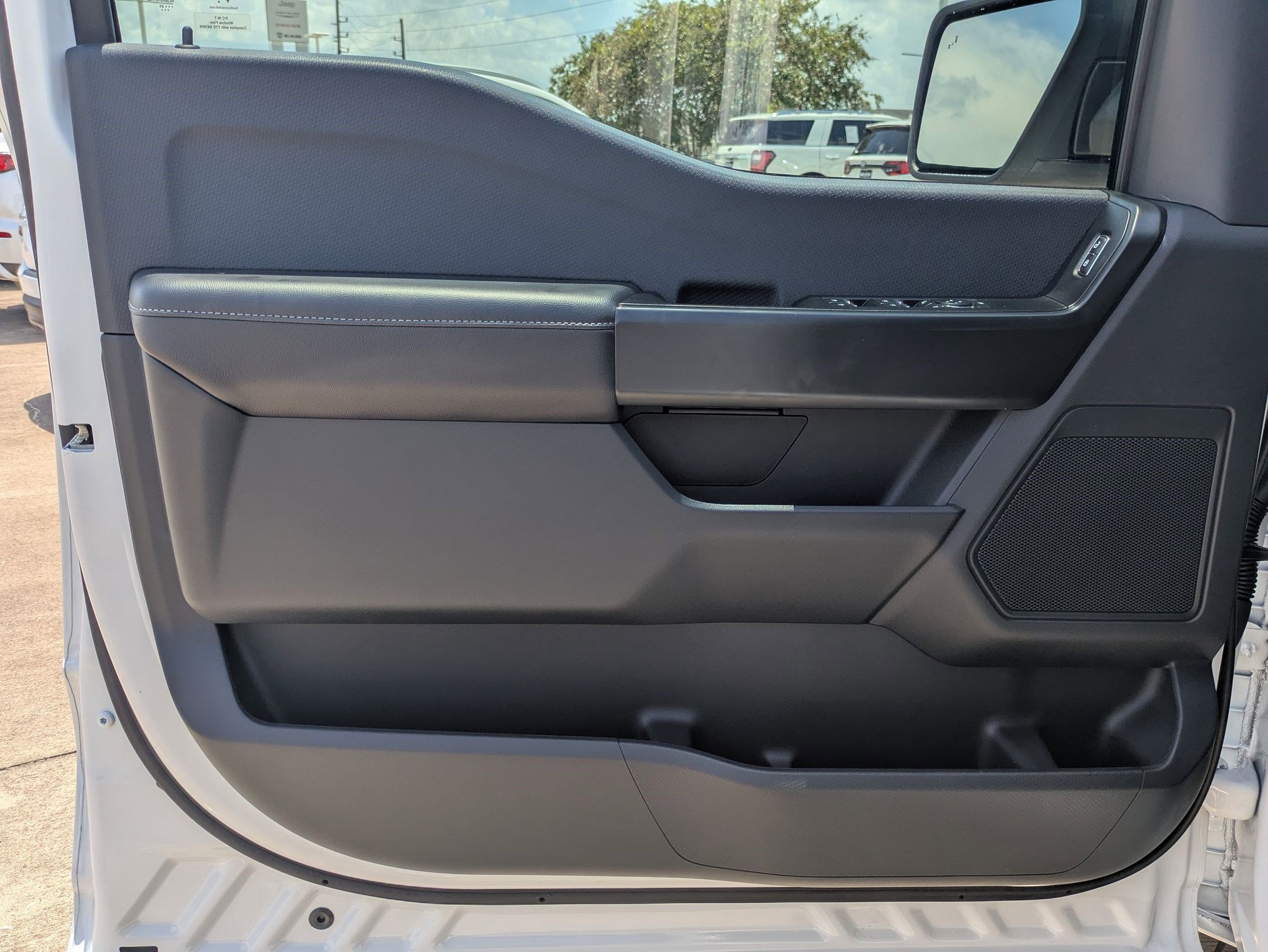 2025 Ford F-150 STX photo 10
