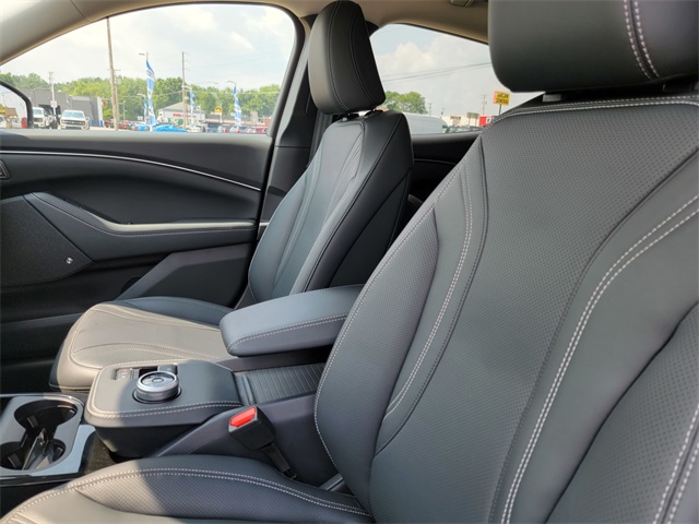 2024 Ford Mustang Mach-E Premium photo 13