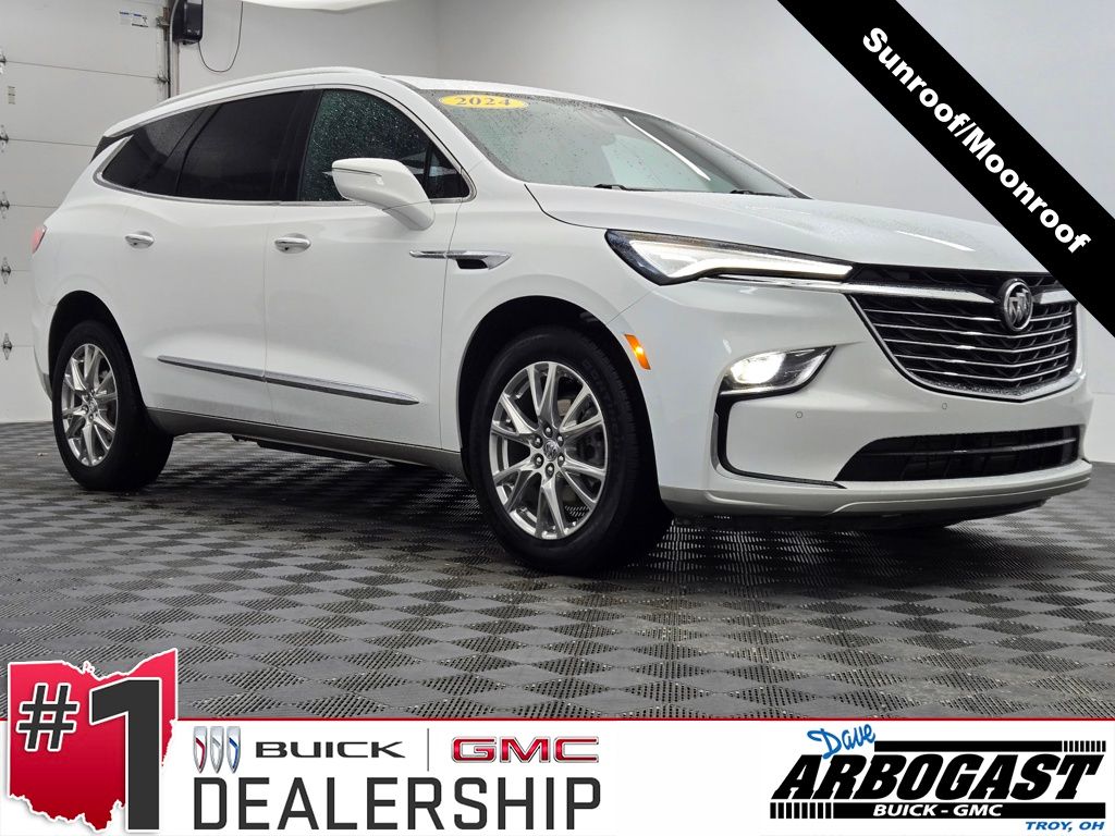 2024 Buick Enclave Essence's photo