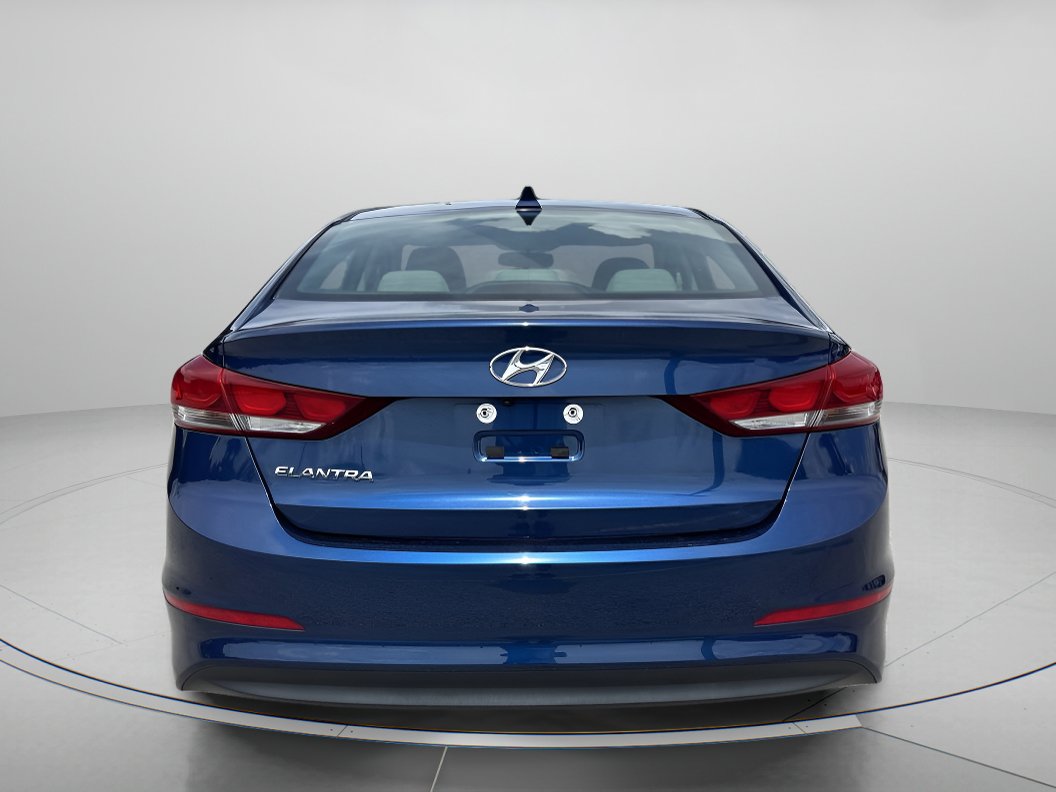 2018 Hyundai Elantra SEL photo 3