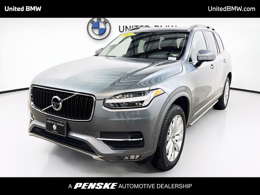 2017 Volvo XC90 Momentum's photo