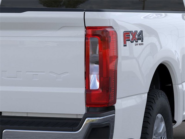 2025 Ford F-350 photo 19