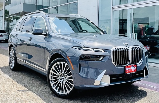 New 2026 Sparkling Copper Metallic BMW xDrive40i image 1