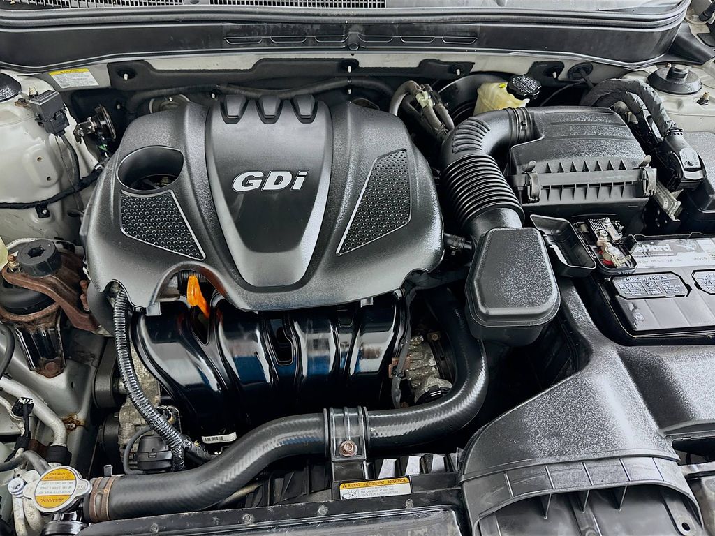 2011 Hyundai Sonata GLS photo 25