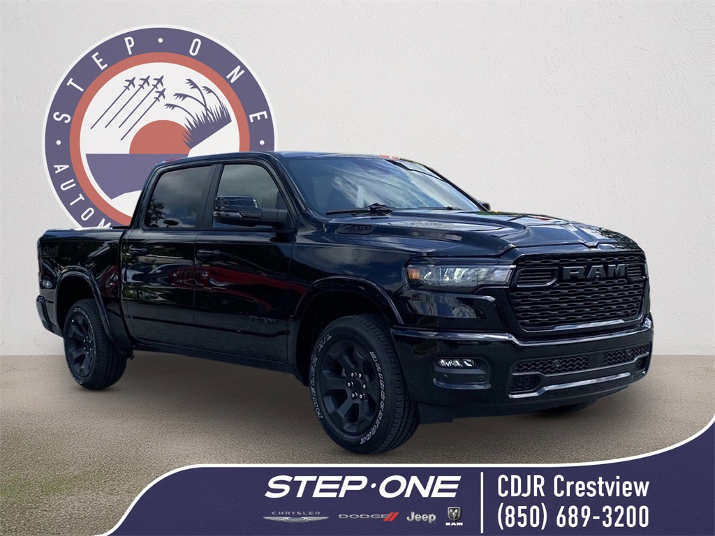 New 2025 RAM 1500 Big Horn/Lone Star Crew Cab in Crestview CSN523860