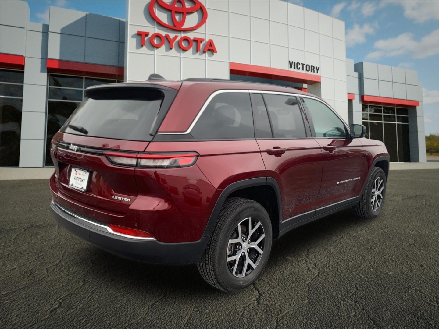 2024 Jeep Grand Cherokee Limited photo 3