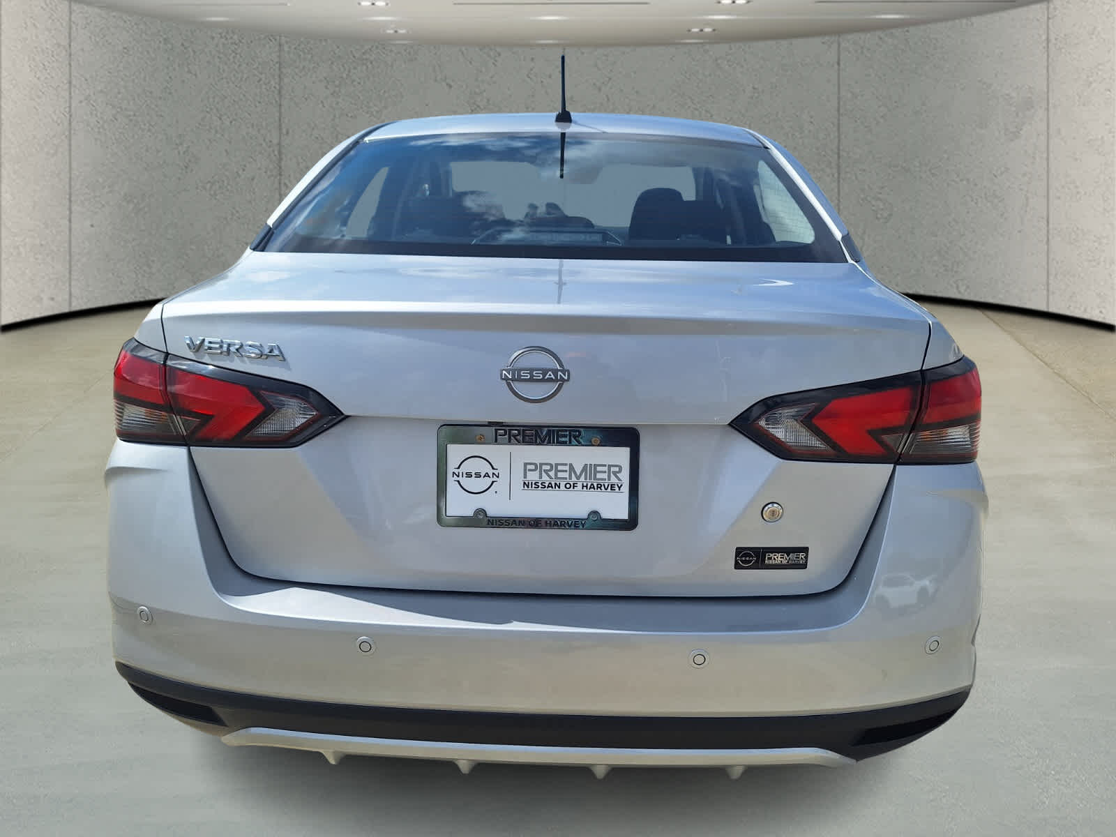 2025 Nissan Versa S photo 4