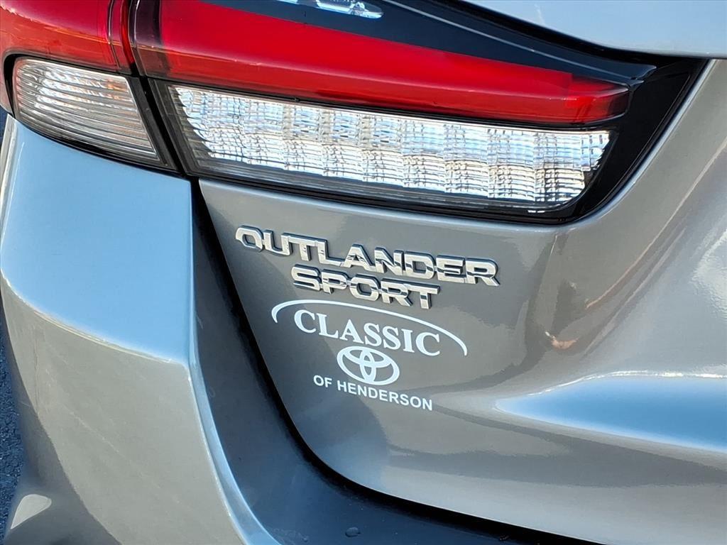 2024 Mitsubishi Outlander Sport ES LE SE photo 2