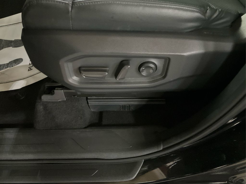 2022 Toyota Tundra Limited photo 16