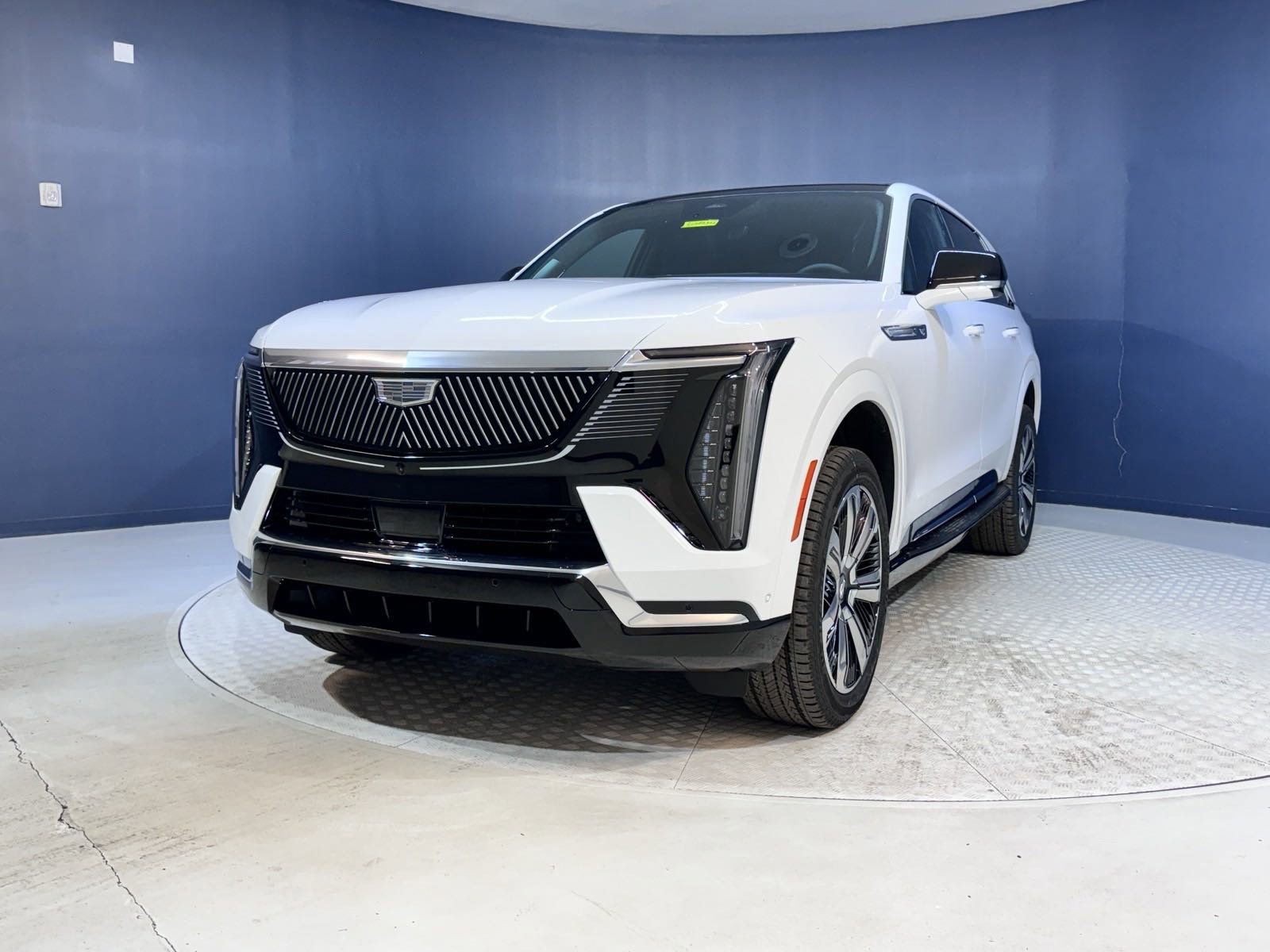 2025 Cadillac Escalade IQ Luxury photo 2