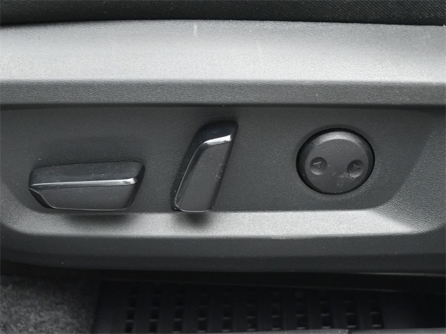 2023 Nissan Rogue SV photo 16