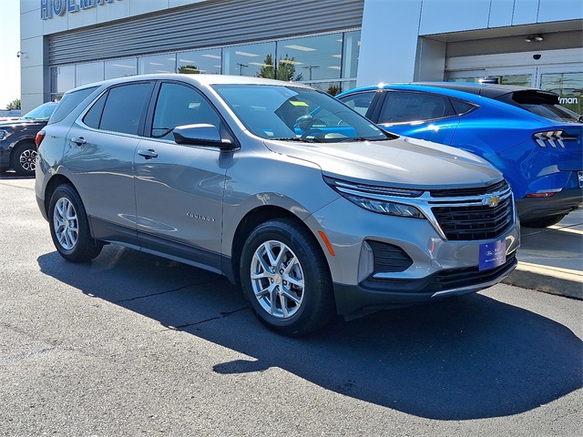 2024 Chevrolet Equinox LT photo 2