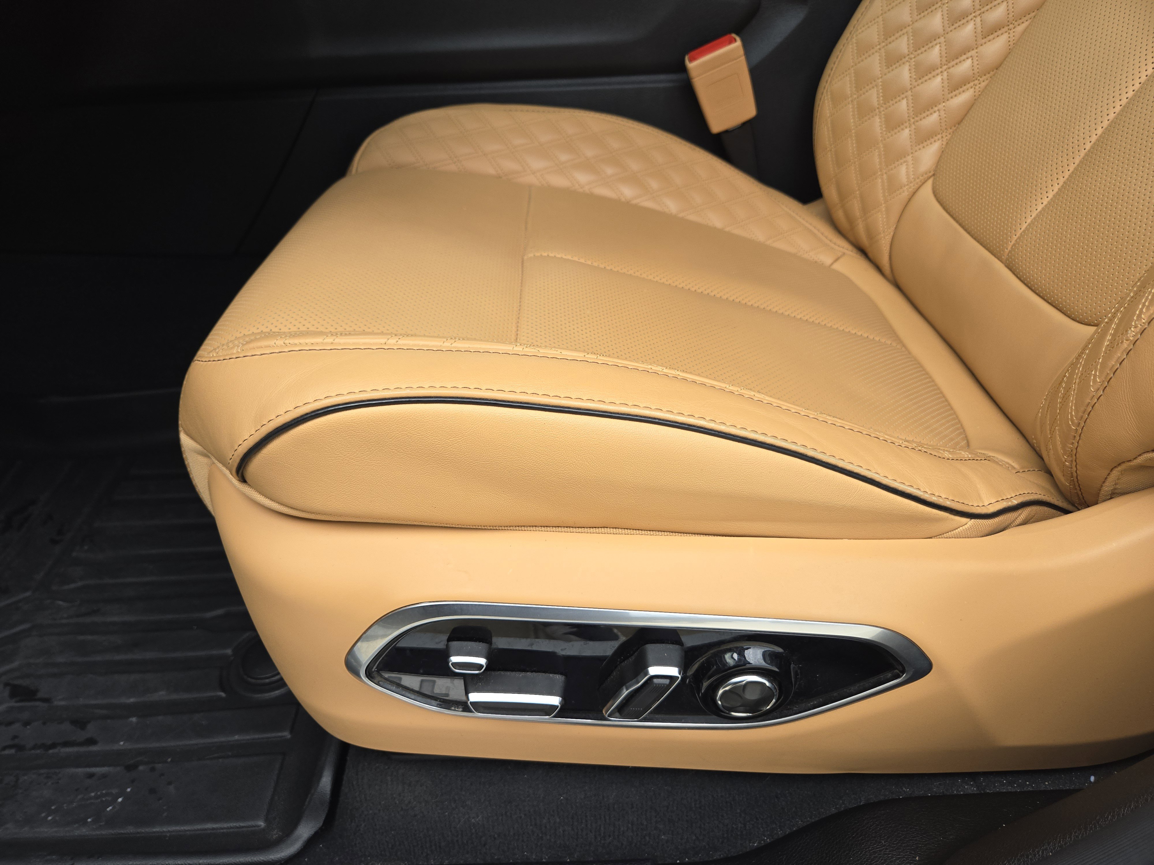 2024 Jeep Grand Cherokee L Summit photo 4