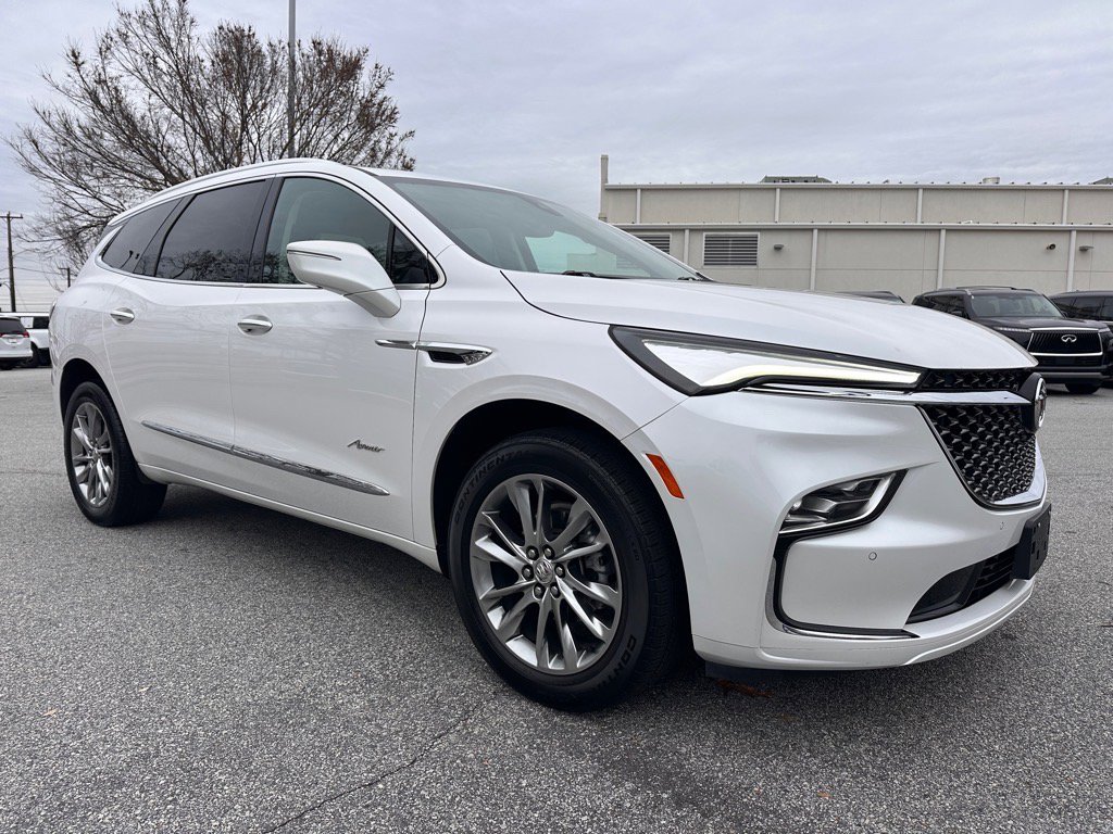 2024 Buick Enclave Avenir's photo
