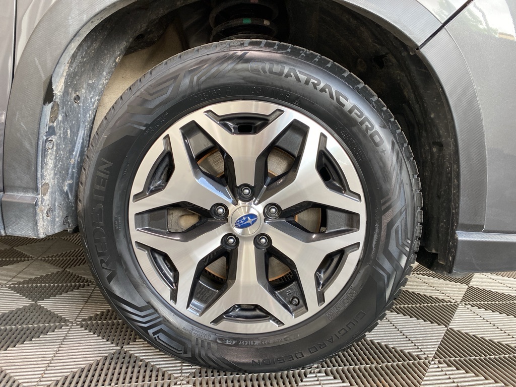 2022 Subaru Forester Premium photo 20