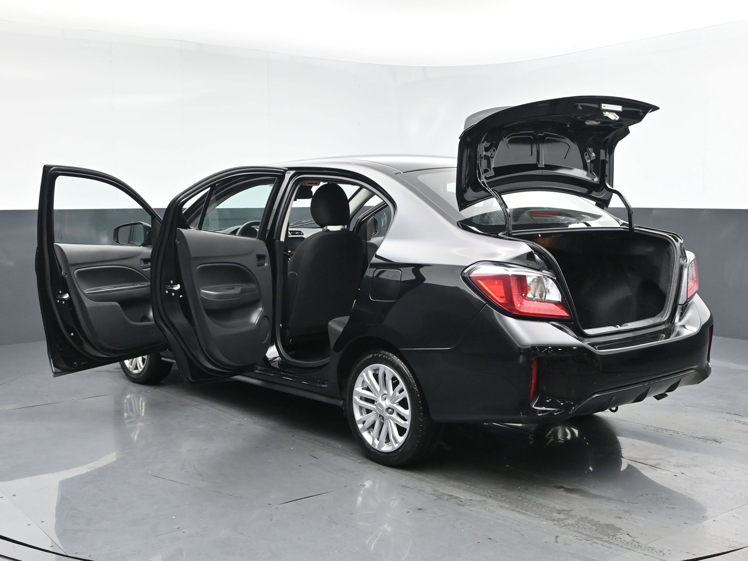 2024 Mitsubishi Mirage G4 LE photo 30