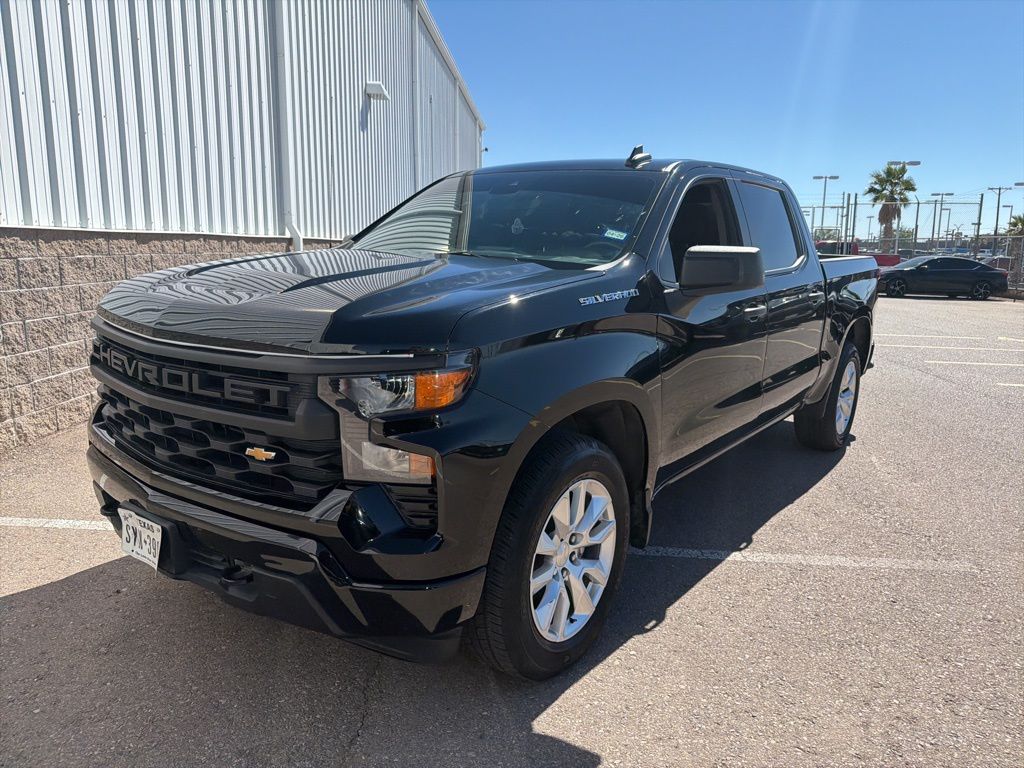 2023 Chevrolet Silverado 1500 Custom photo 4