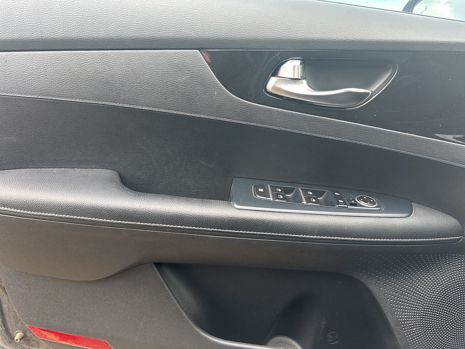 2021 Kia Forte GT-Line photo 8