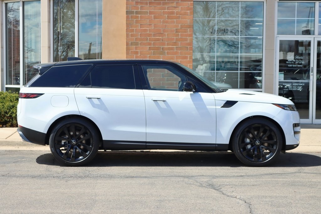 2025 Land Rover Range Rover Sport SE photo 5