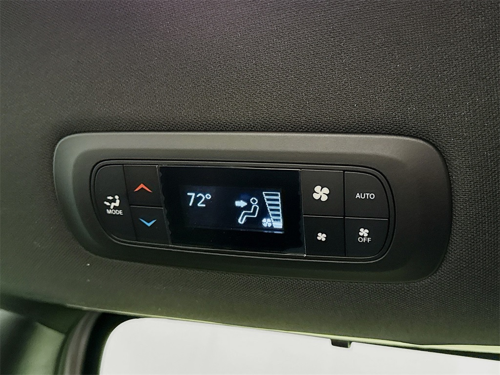 2026 Chrysler Pacifica photo 19