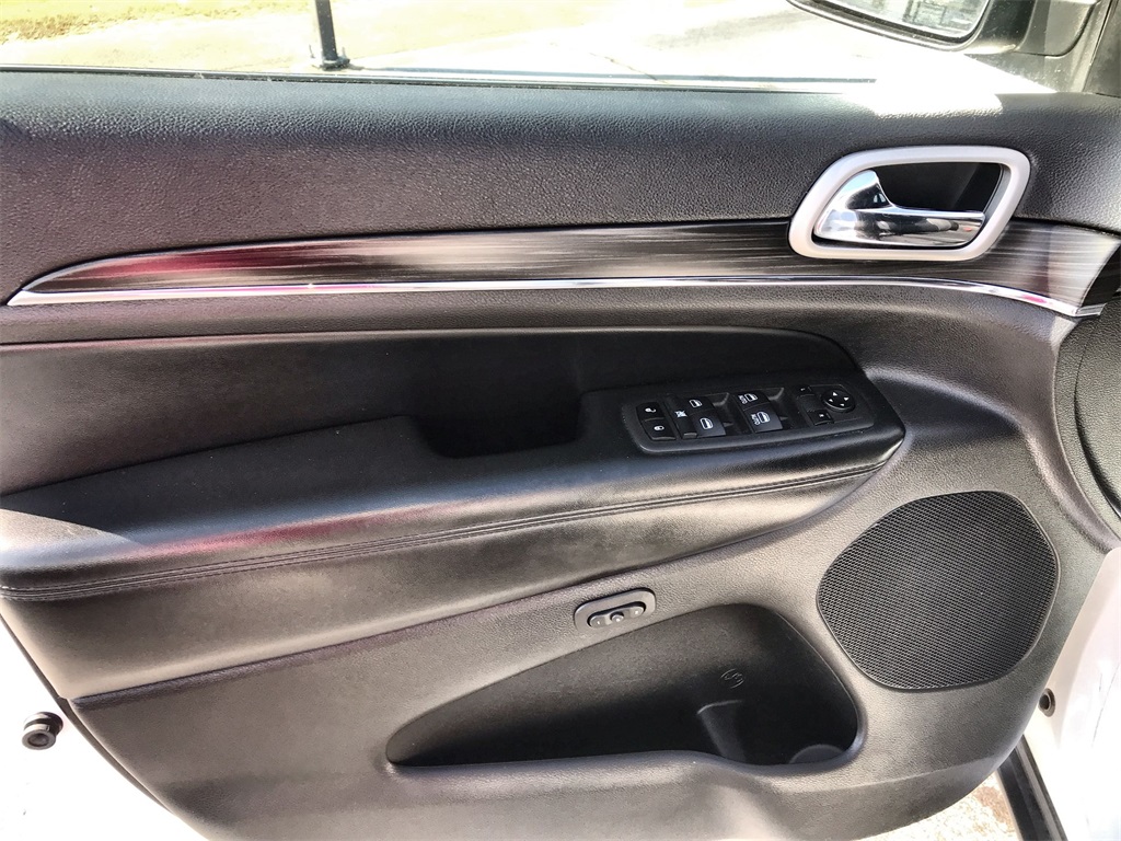 2022 Jeep Cherokee Limited photo 12