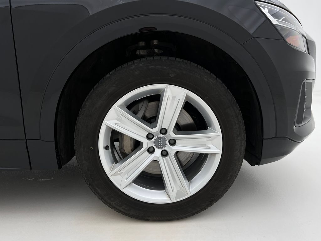 2019 Audi Q8 Premium photo 32