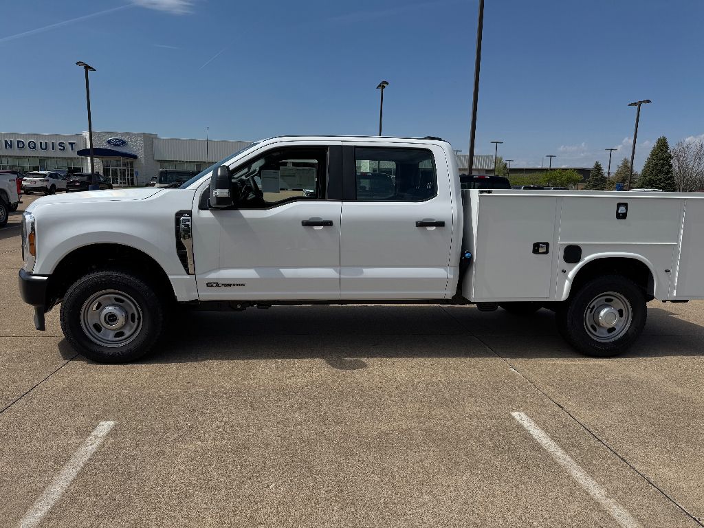 2025 Ford F-350 XL photo 2