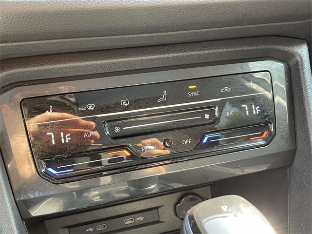 2022 Volkswagen Tiguan SE photo 21