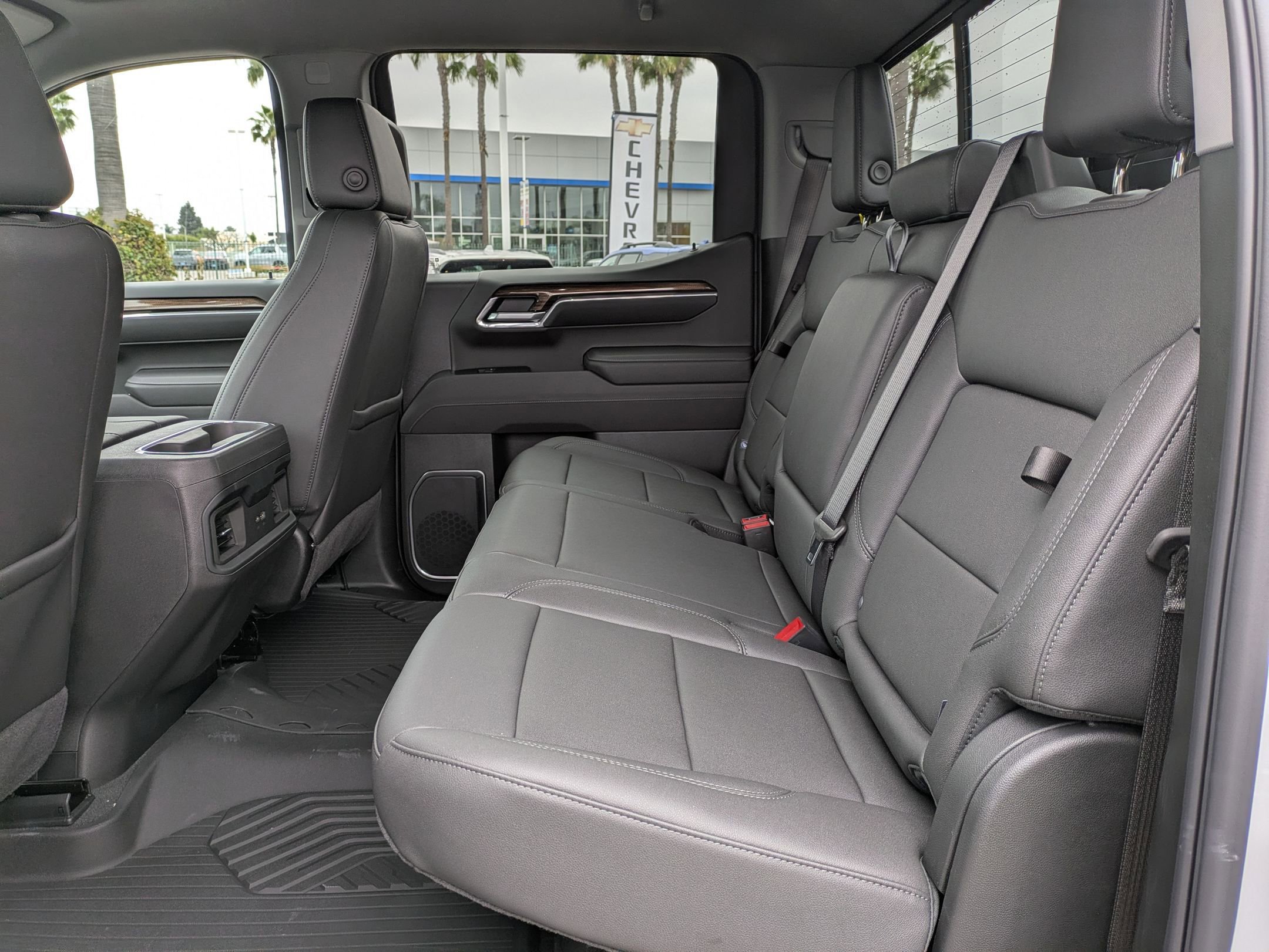 2025 Chevrolet Silverado 1500 RST photo 13