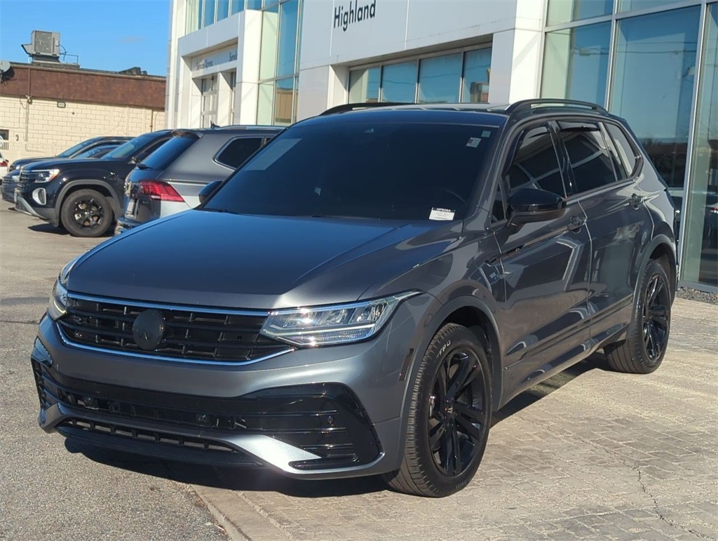 2023 Volkswagen Tiguan SE R-Line Black photo 2