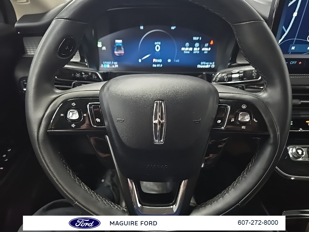 2023 Lincoln Corsair Standard photo 17