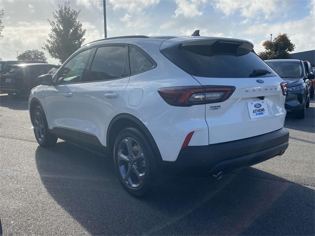 2025 Ford Escape ST-Line photo 4