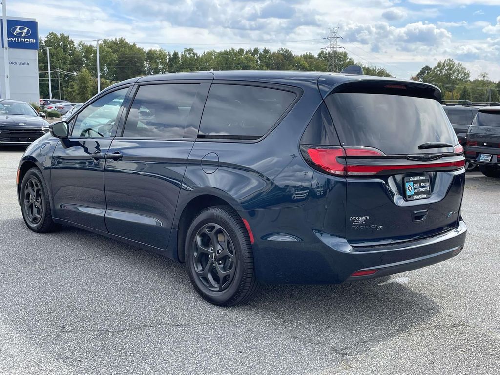 2022 Chrysler Pacifica Hybrid Touring L photo 4