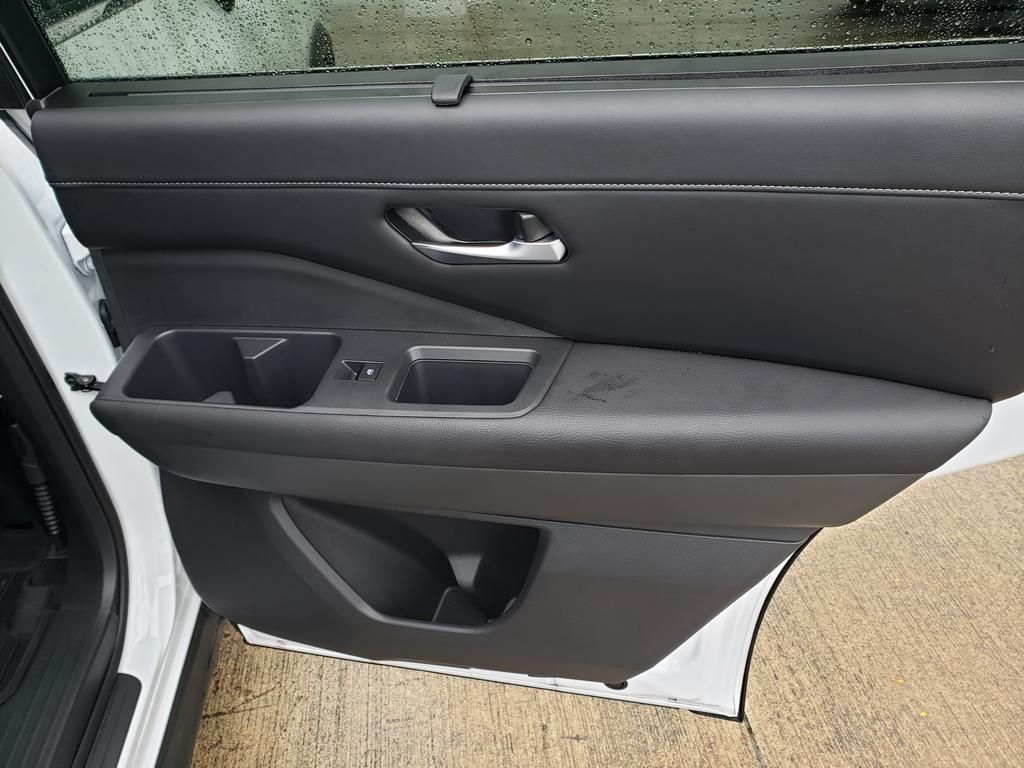 2025 Nissan Pathfinder SL photo 24