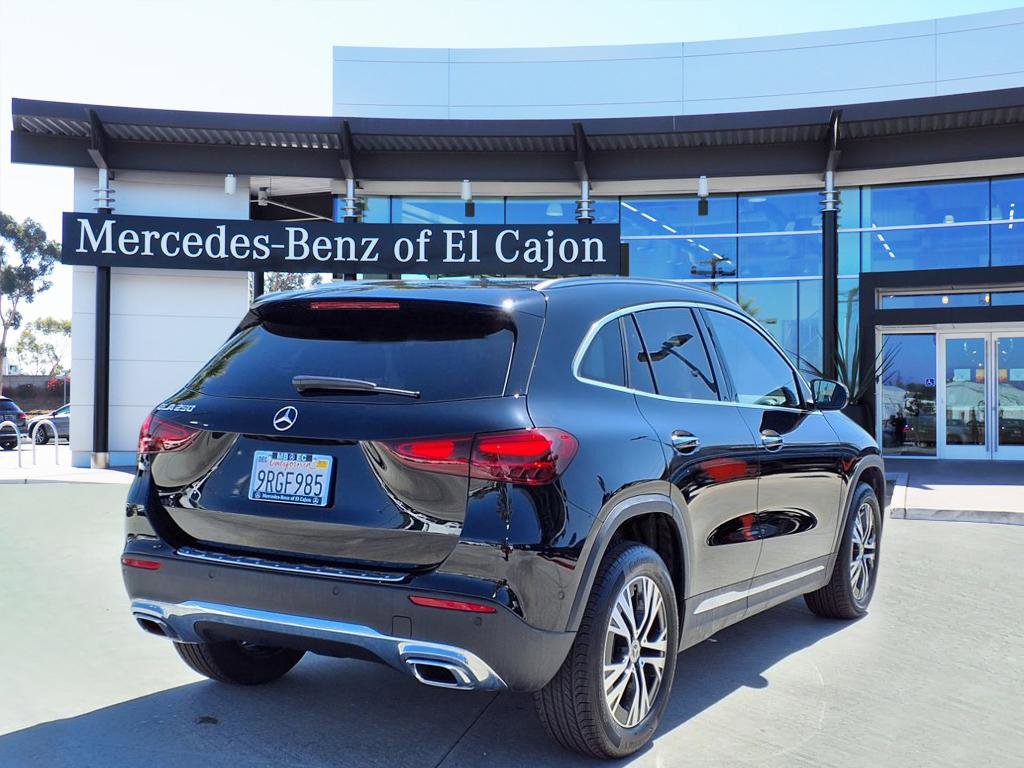 2025 Mercedes Benz GLA 250 photo 2