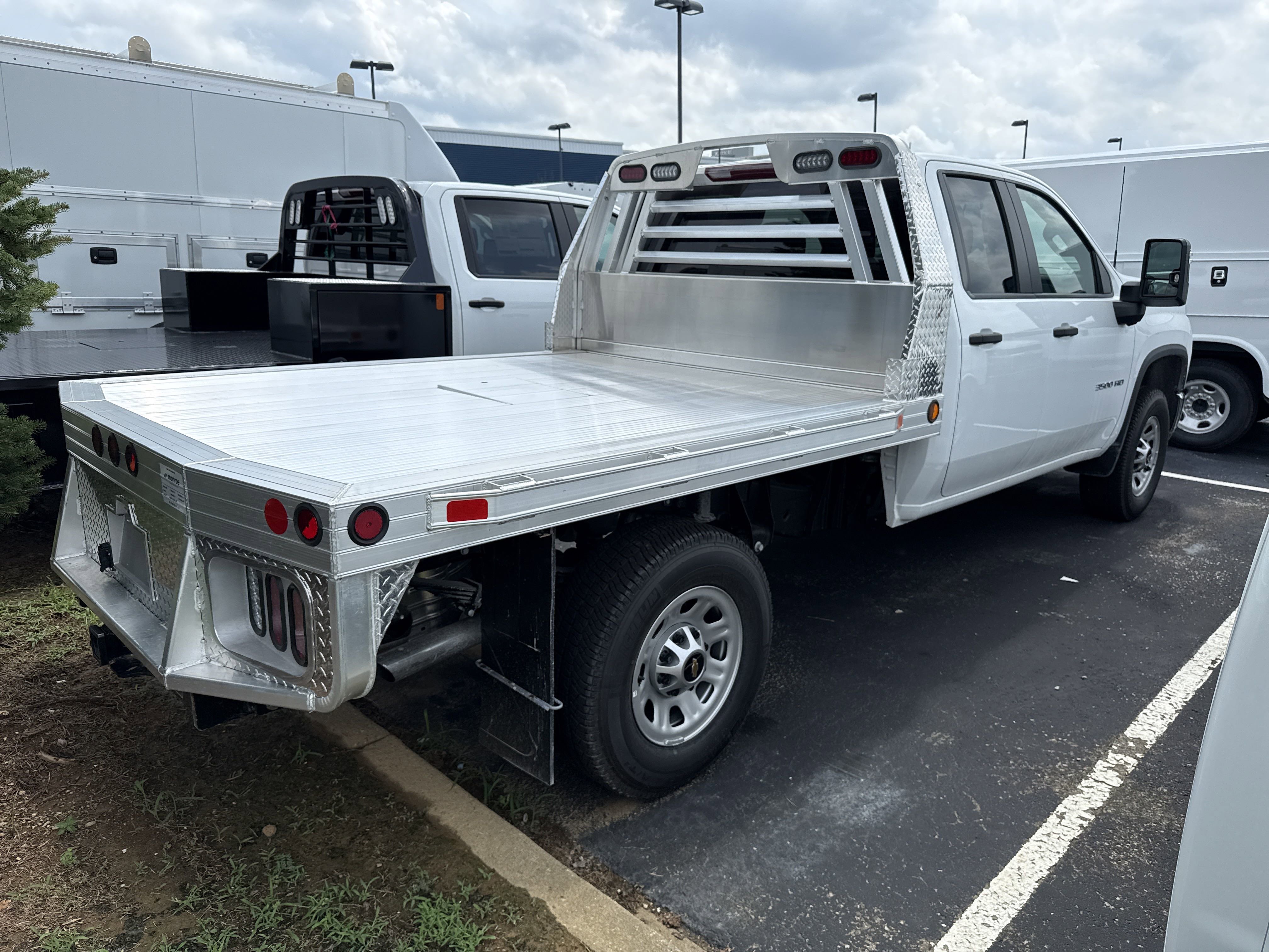 2025 Chevrolet Silverado 3500HD photo 3