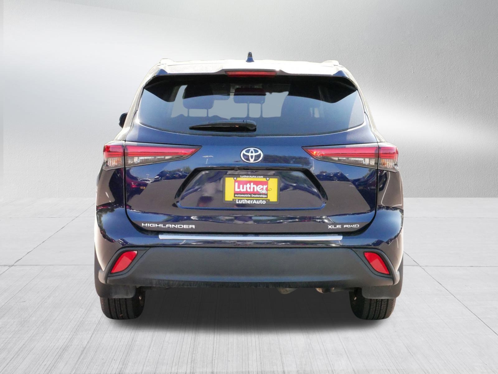 2022 Toyota Highlander XLE photo 6