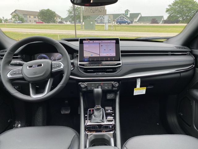 2025 Jeep Compass Limited photo 5