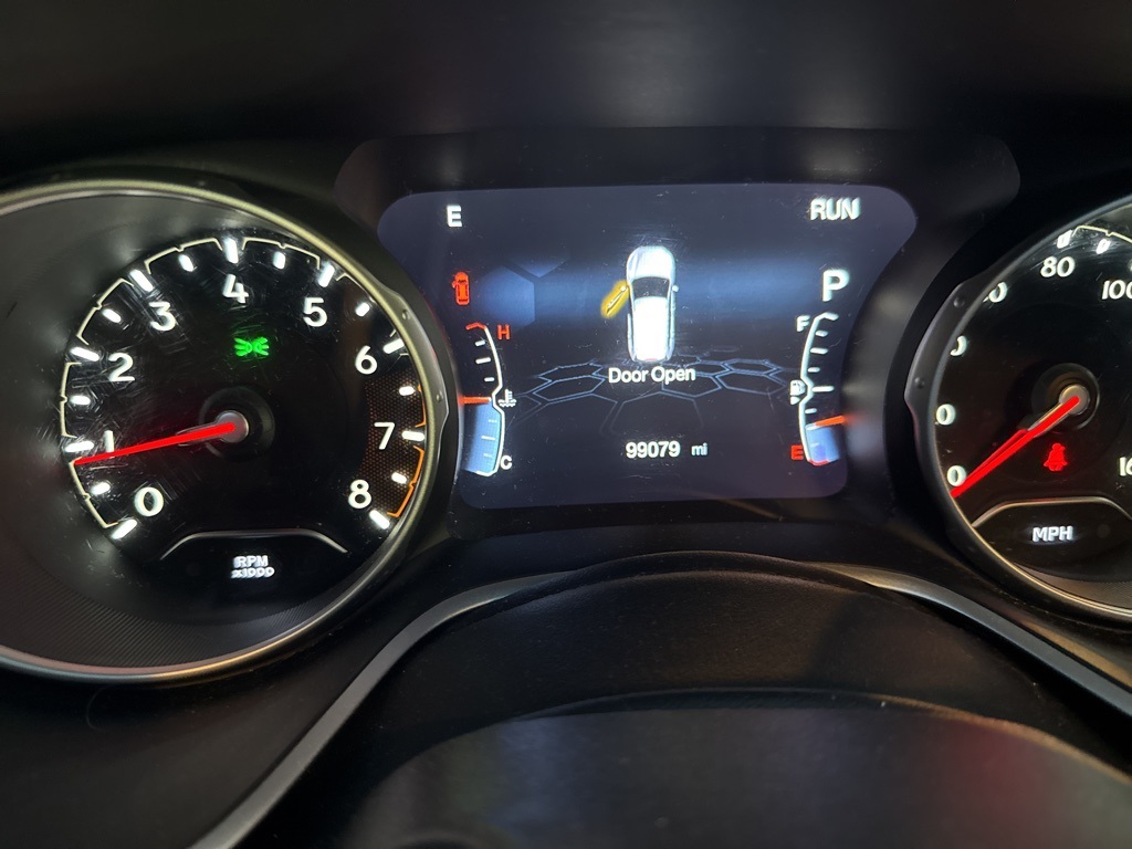 Used 2018 Jeep Compass Latitude with VIN 3C4NJDBB7JT138843 for sale in Rochester, Minnesota